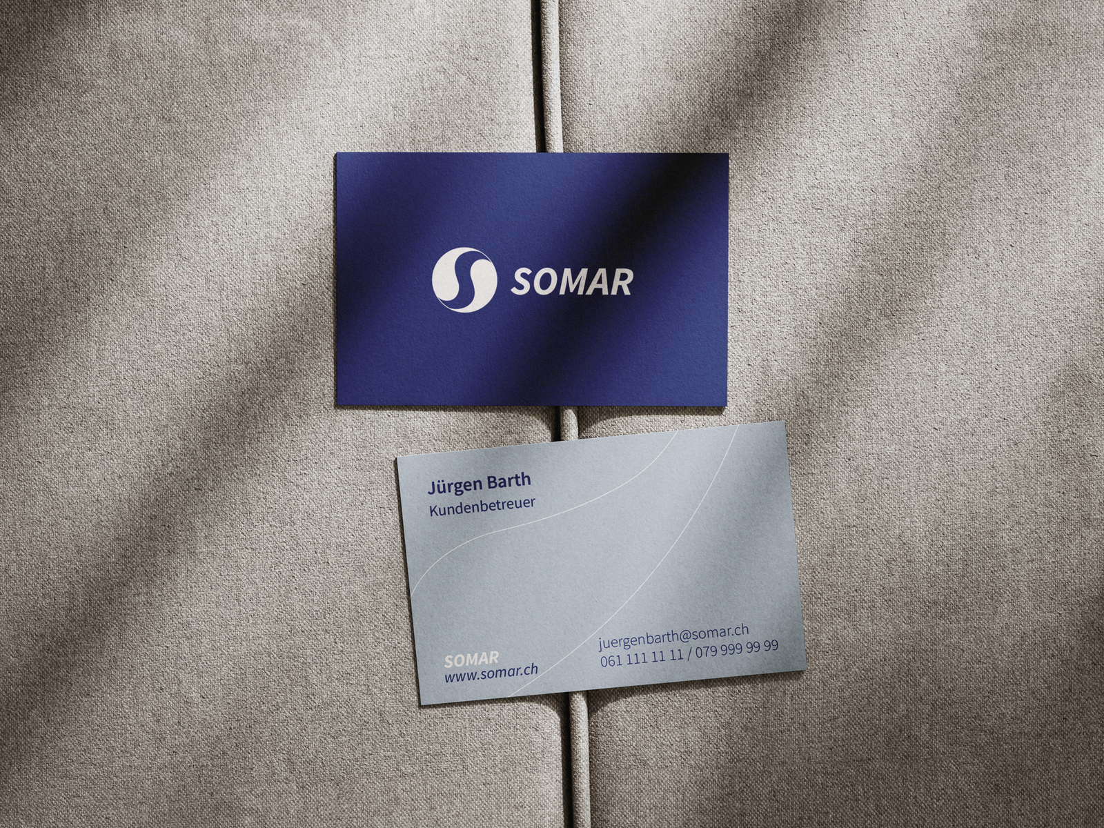 business card on fabric mockup 2 somar